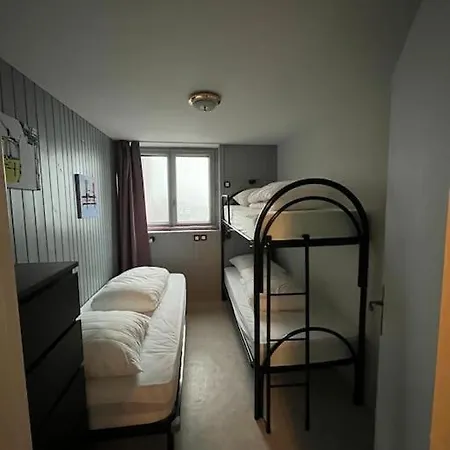 7 Couchages Au Pied Des Pistes Avec Parking *